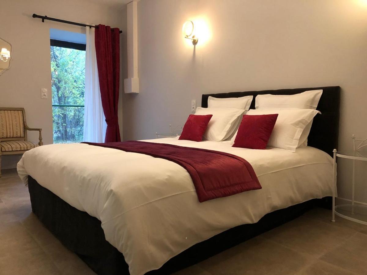 Bed and Breakfast Domaine De Monplaisir Caylus Exterior foto